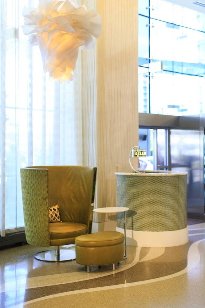 Renaissance Arlington Capital View Hotel April2011