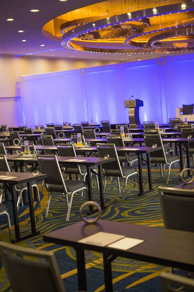 Renaissance Arlington Capital View Hotel April2011