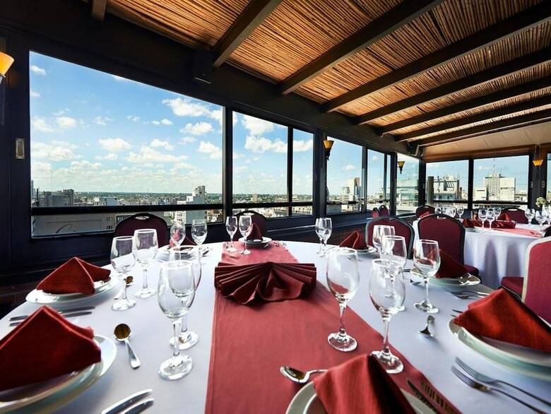 Hotel Balmoral Plaza