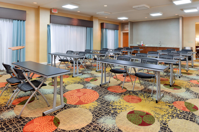 Holiday Inn Express Hotel & Suites Bessemer