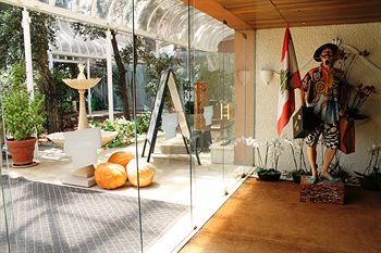 Hotel Al Bustan