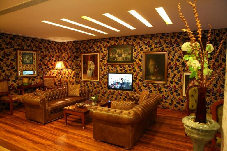 Hotel Midtown Y Suites