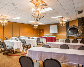 Hotel Quality Inn & Conference Center
