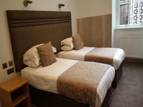 Pension Mclays Guest House