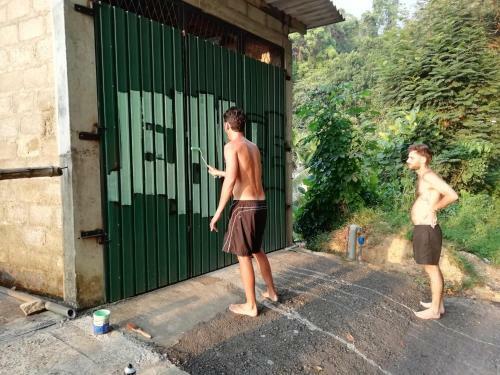 Hostal Elmee Hill Resort & Travels