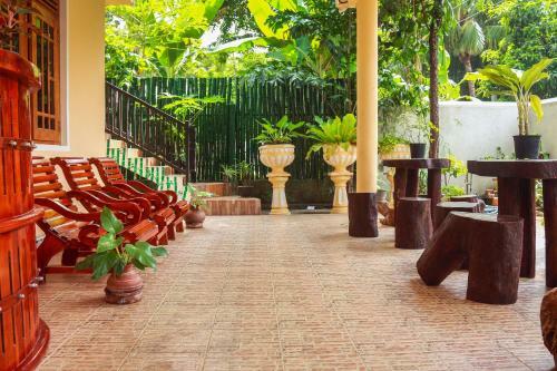 Sarath Home Stay And Safari