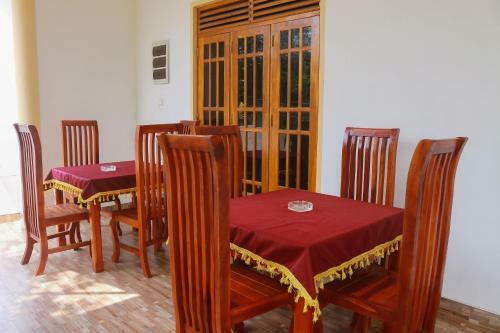 Sarath Home Stay And Safari