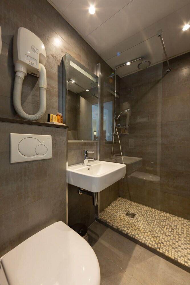 Hotel Logis H�tel 15 Montparnasse