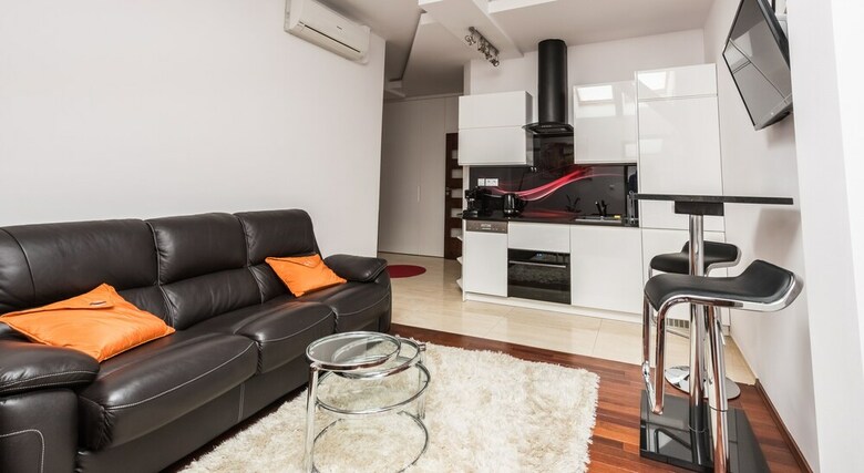 Heaven Eleven Apartments - Old Town