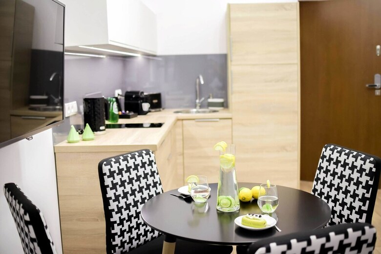 Nook Nook Apartments Dietla 66