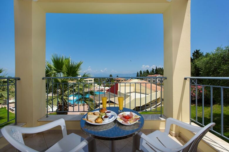 Hotel Olympion Village
