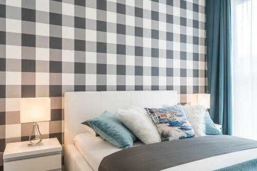 Deluxe Apartments By The Railway Station