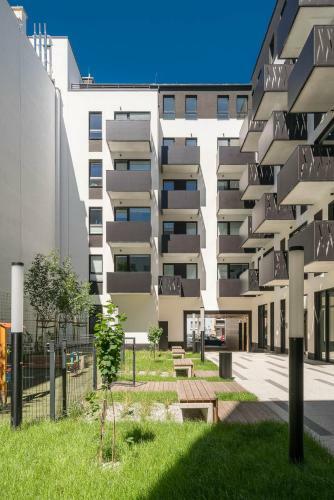 Deluxe Apartments By The Railway Station