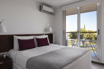Real Colonia Hotel And Suites