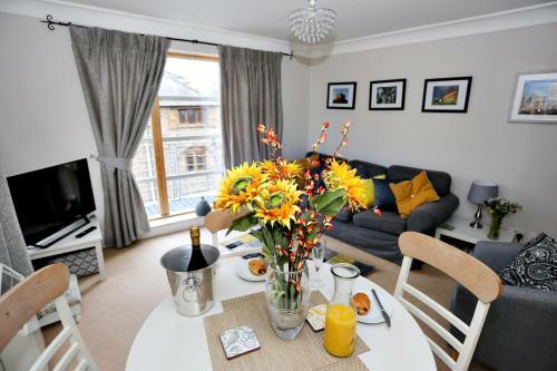 Emperors Wharf 2 Bedroom Apartment