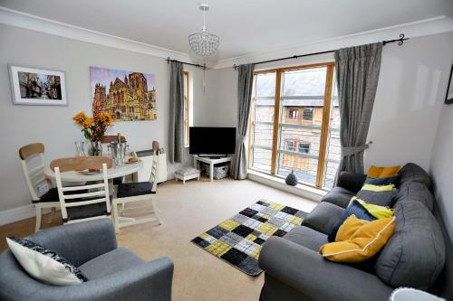 Emperors Wharf 2 Bedroom Apartment
