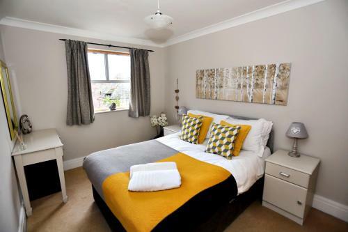 Emperors Wharf 2 Bedroom Apartment