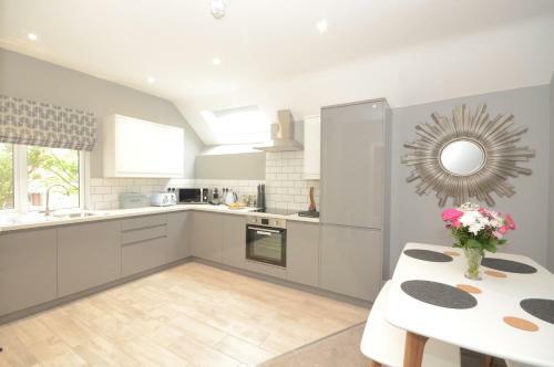 Apartamento Froghall Suites