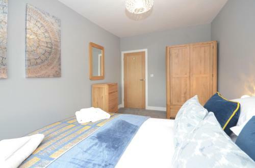 Apartamento Froghall Suites