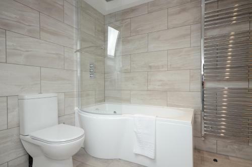 Apartamento Froghall Suites