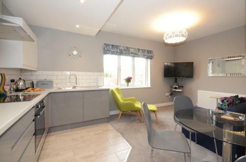 Apartamento Froghall Suites
