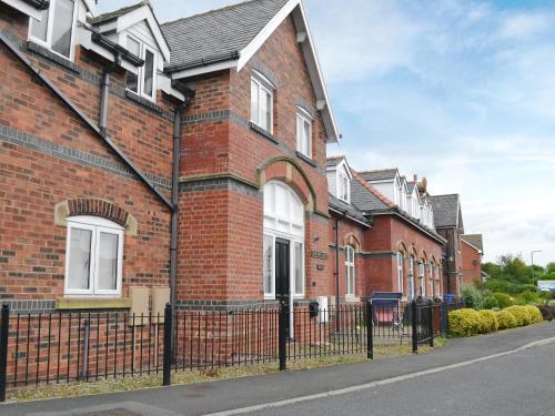 Waverley Cottage Beechings Mews