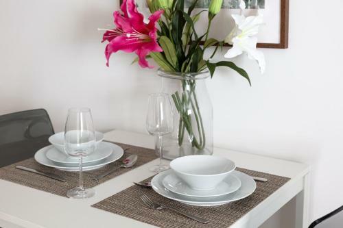 Hampden Apartments - The Louis