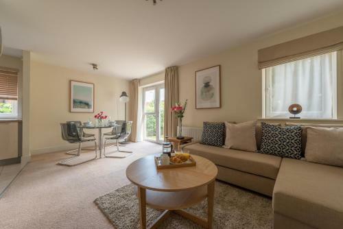 Hampden Apartments - The Alexandra