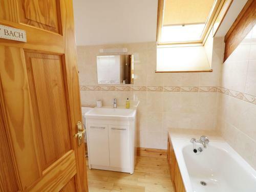Y Bwthyn, Tywyn