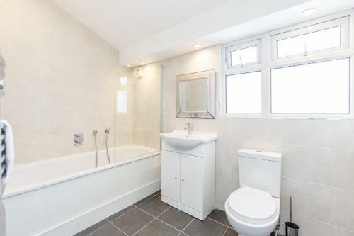 Hostal Westland House