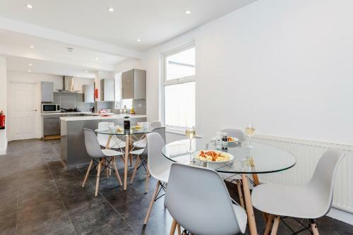 Hostal Westland House