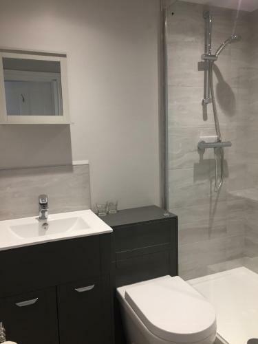Hostal Linden Tree Holiday Apartments