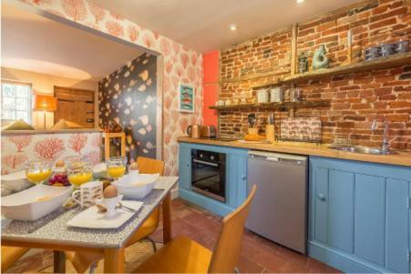 No33 Thornham Cottage 3