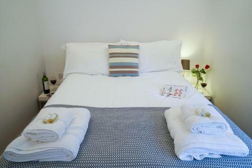 1 South Cottages With Guest Wing