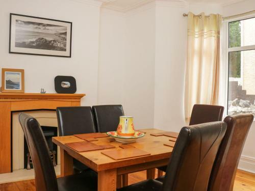 44 Heathcliff Cottage, Swansea