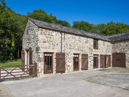 Modern Holiday Home In Tavistock With Garden