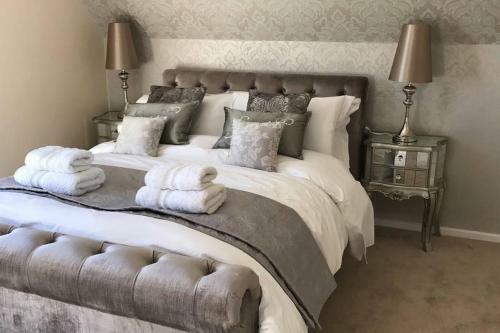 Villa Luxury 3 Bed Home By The Lake