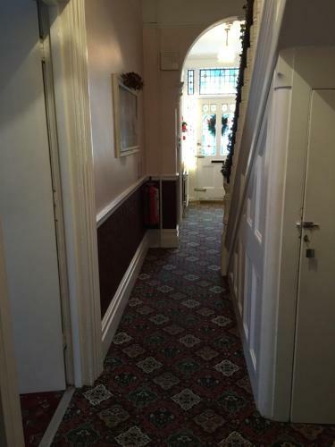 Bed & Breakfast Ellenborough House