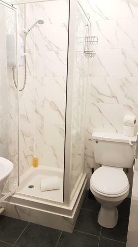 Hostal Carmel Serviced Rooms