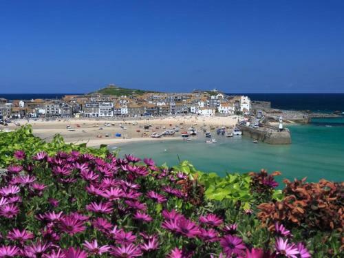 Breakers Point, St Ives
