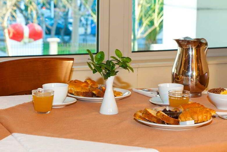 Athens Odeon Hotel