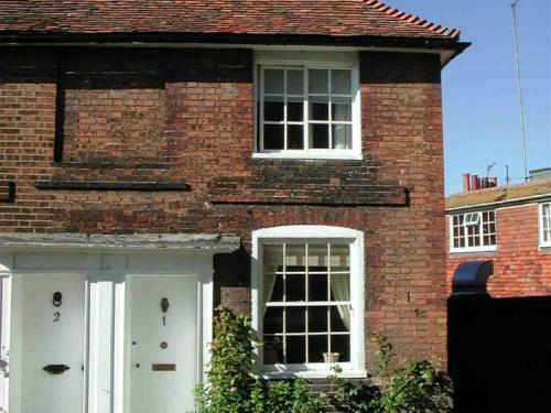 Magical Cottage In Rye Kent With Open Fireplace