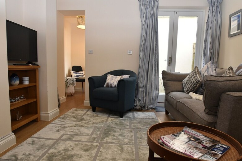 Curlew House