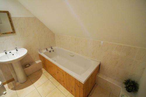 Y Ty Coets - Coach House