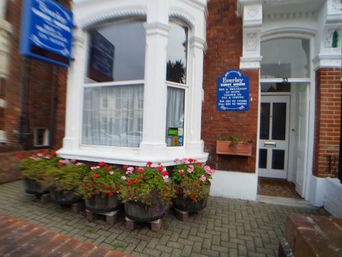 Hostal Everley Guest House