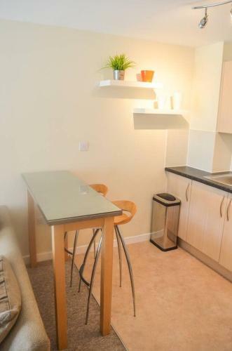Gunwharf Quays Chic Apartment
