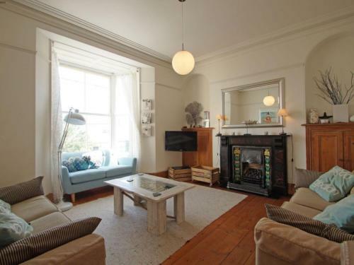 Holiday Home Ty Cei