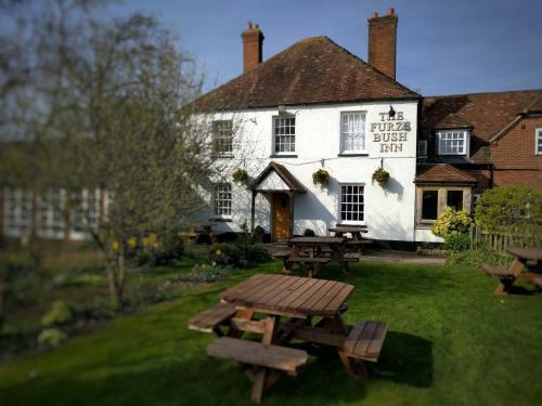 Hotel The Furze Bush Inn