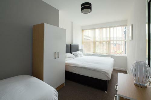 Holmes & Hunters - Bentinck Road Apartments