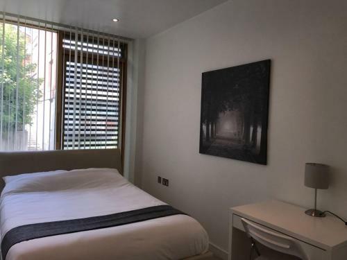 Exceptional Three Bedroom Quayside Apartment